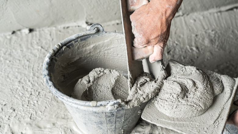Preparing a mortar mix