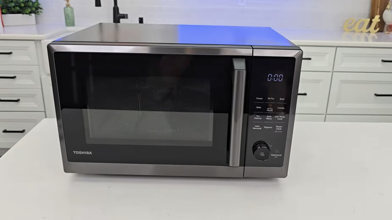 Toshiba microwave and air fryer model ML2-EC10SA(BS)