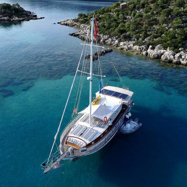 Crewed_Yacht_Charters_by_Evita