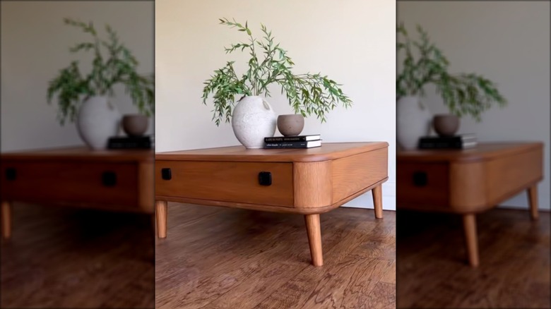 Coffee table treated with a gel stain