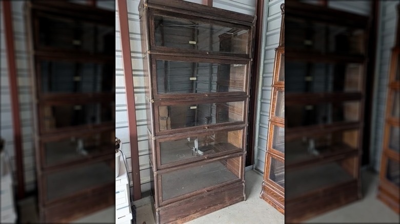 Dark oak barrister bookcase in slightly shabby condition.