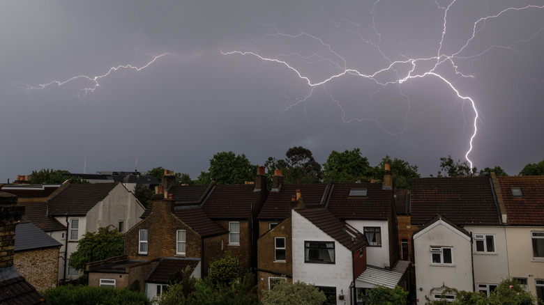 Big thunderstorm over houses