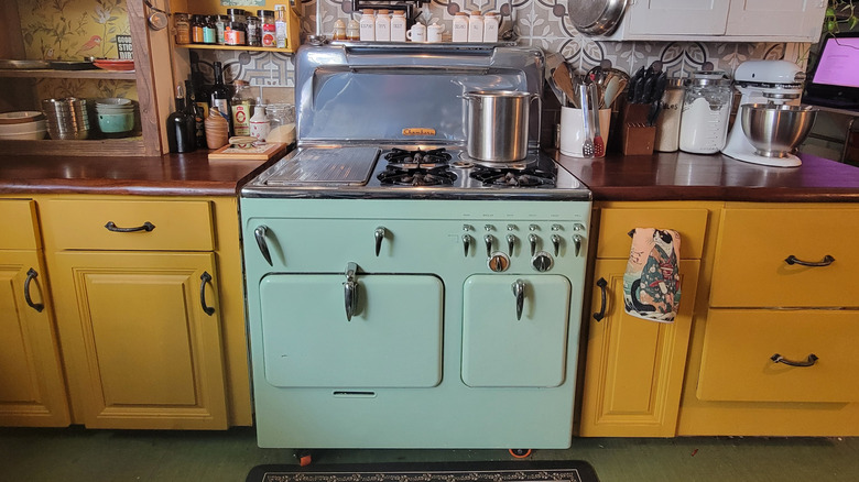 1951 Chambers model C gas stove