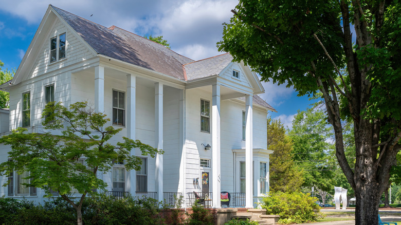 Southern colonial home with large columns