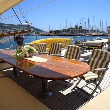 Aegean Clipper 12