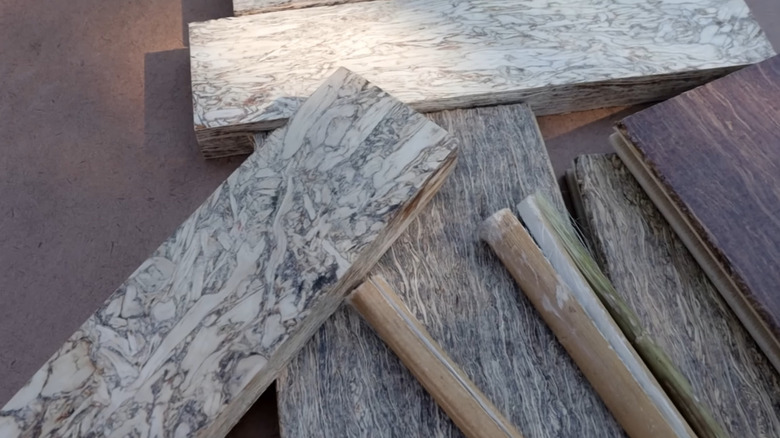 Hemp wood boards and stems